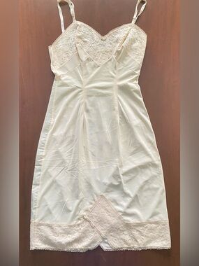 Vintage Skirt Saver 32 Small Beverly Vogue California Nylon Slip Lace Zip